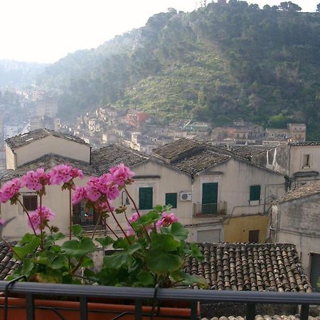 Bed and Breakfast Chicchi Di Melograno Modica Exterior foto