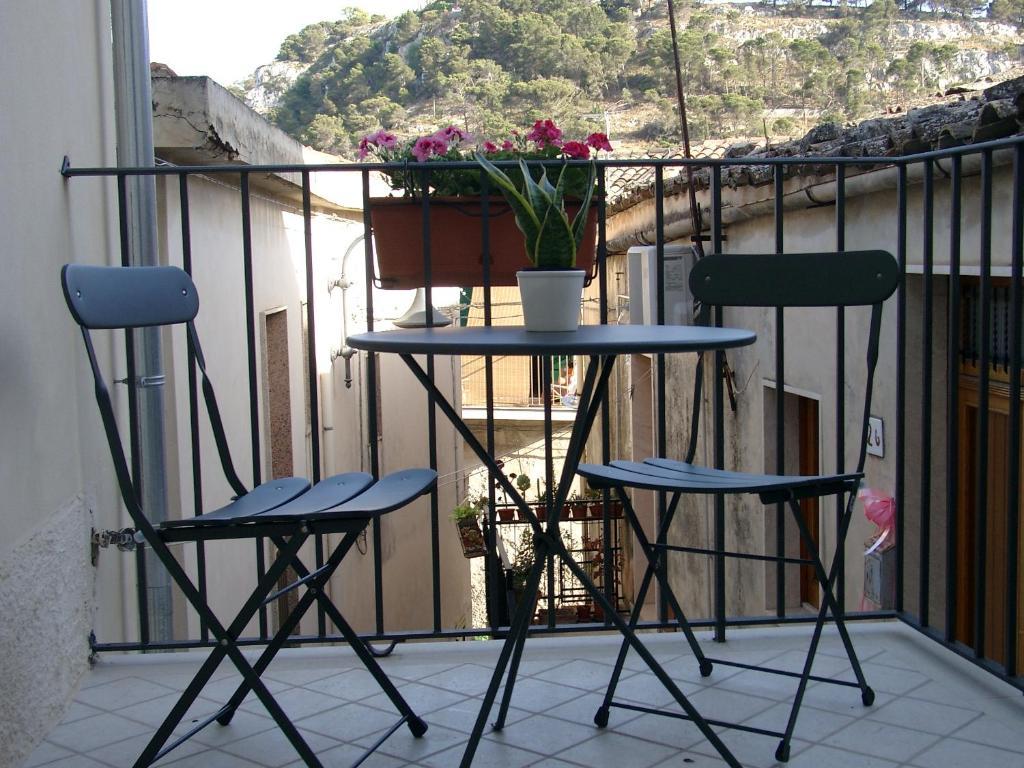 Bed and Breakfast Chicchi Di Melograno Modica Zimmer foto
