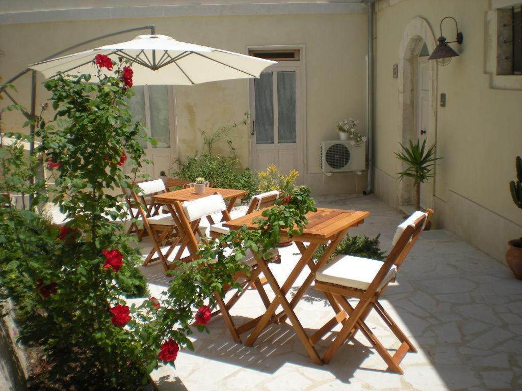 Bed and Breakfast Chicchi Di Melograno Modica Exterior foto