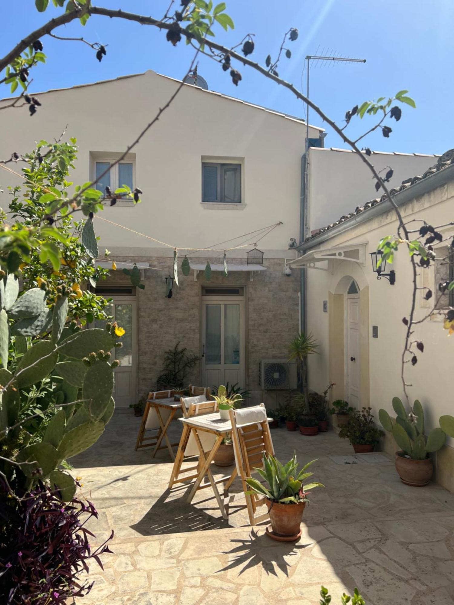 Bed and Breakfast Chicchi Di Melograno Modica Exterior foto